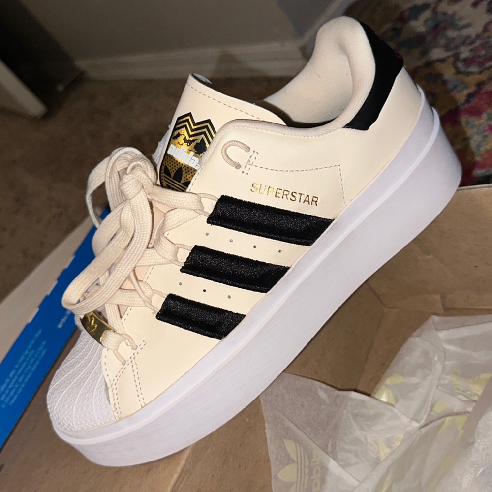 Size 8 Superstars Adidas